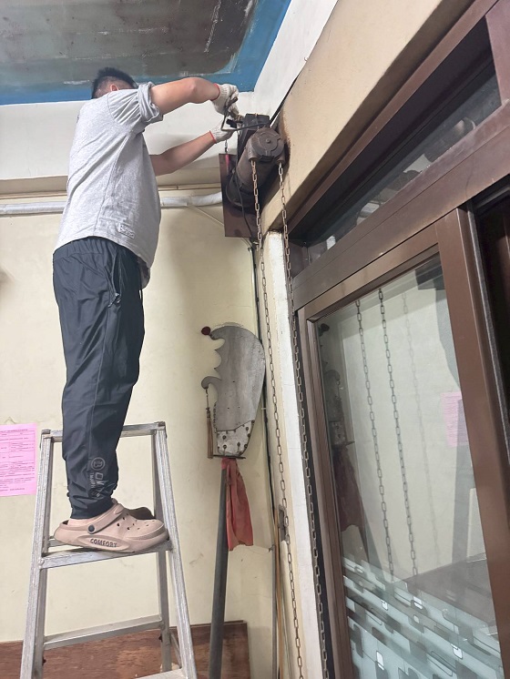 台南鐵捲門維修