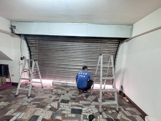 台南鐵捲門維修